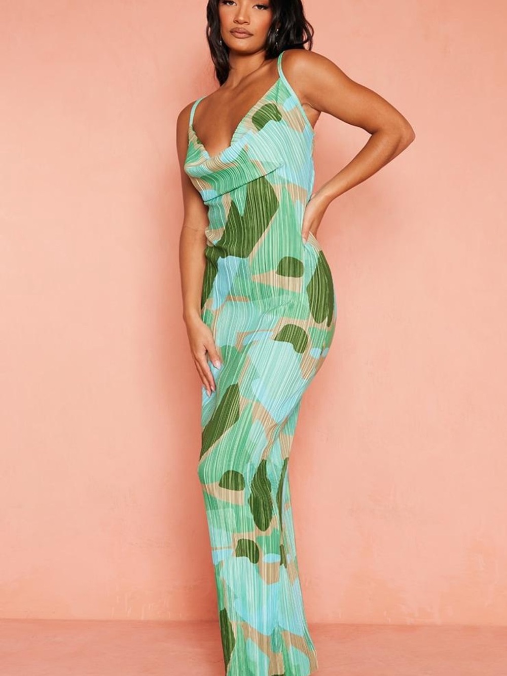 PrettyLittleThing Abstract Green & Tan Plisse Maxi Dress